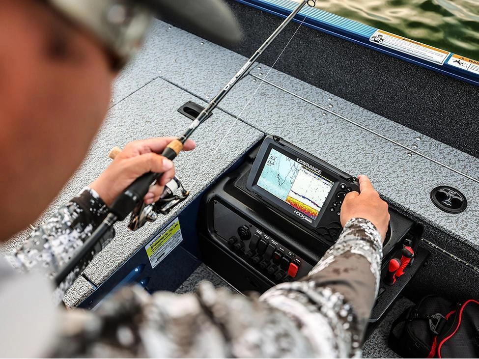 2025 Lund Boat Co 1650 Angler Tiller alt