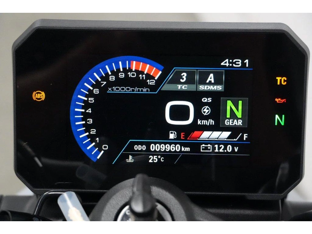 2024 Suzuki Gsx-8s alt