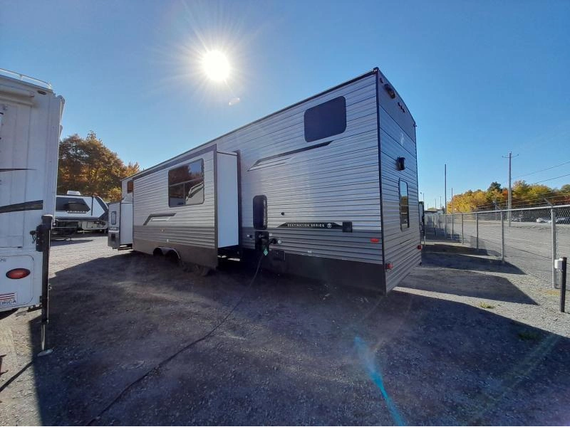 Coachmen Catalina 42 Condo 2027 alt