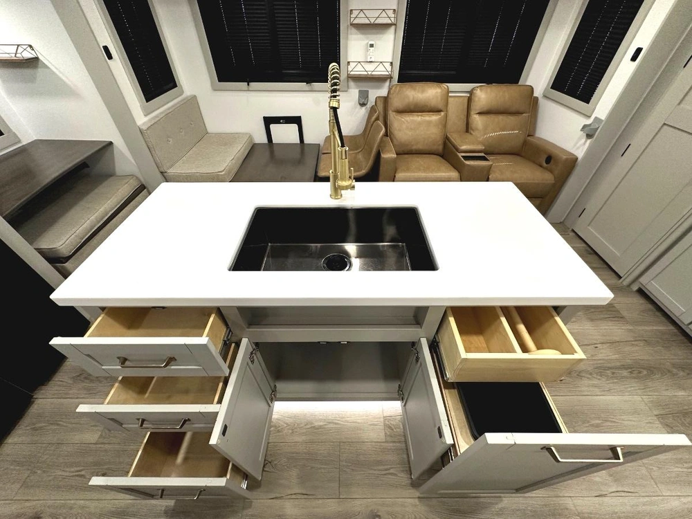 2024 Brinkley Rv Z-air 285 alt