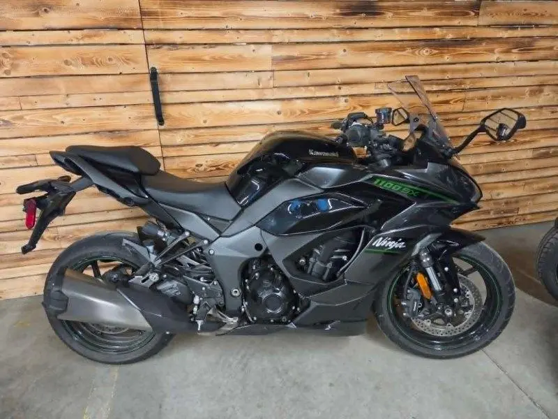 Kawasaki ZX-1100 2025