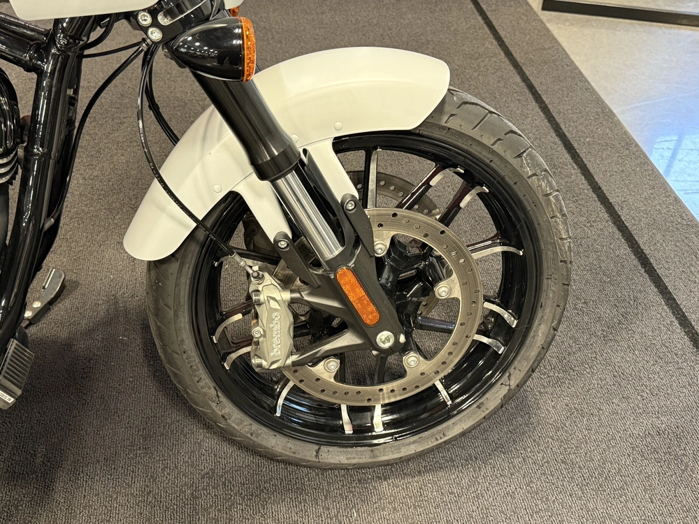 2024 Indian Motorcycle Sport Chief alt