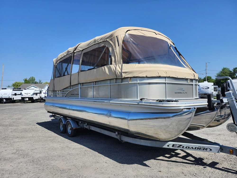 None Bennington Marine Bennington alt