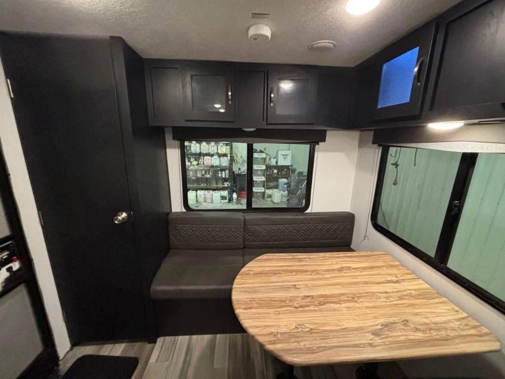 Coachmen Freedom Express 20se 2022 alt