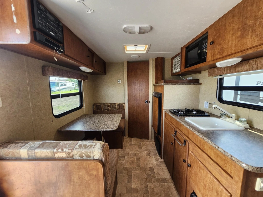 2012 Layton 183 alt