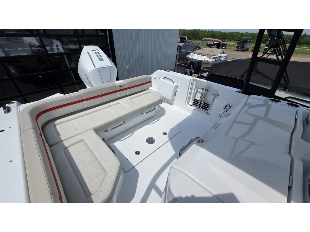 2026 Wellcraft 28 T-top alt
