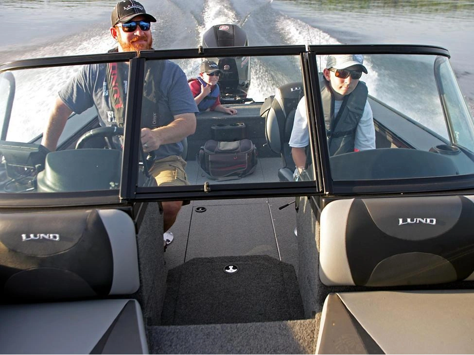 2025 Lund Boat Co 1875 Crossover Xs alt