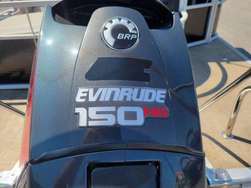 Bennington Marine 24sslx 3 Tubes / 150hp G2 2014 alt