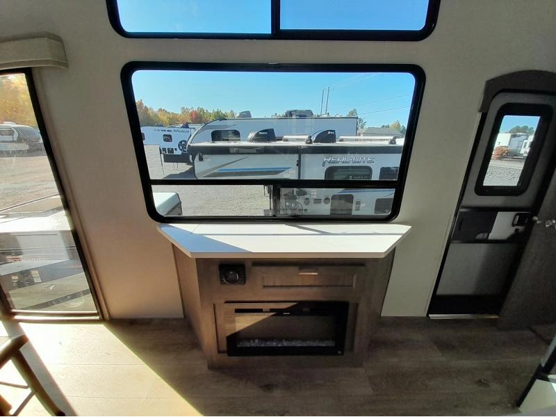 Coachmen Catalina 42 Condo 2027 alt