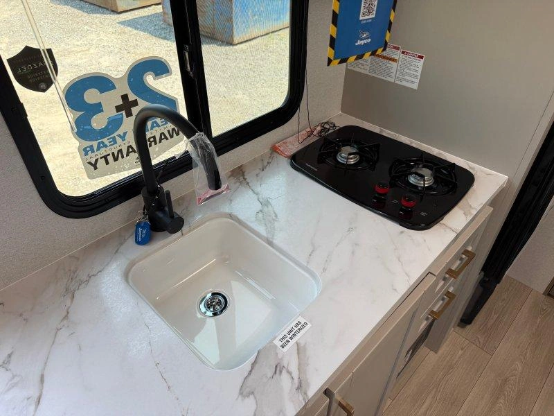 2027 Jayco Jay Feather 17bhsl alt