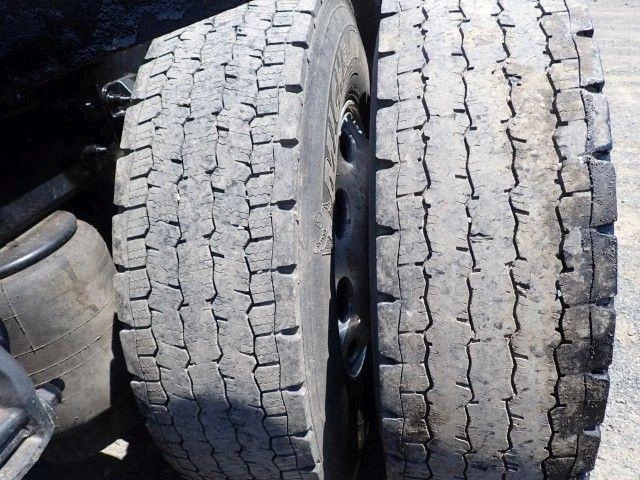 Peterbilt 389 2024