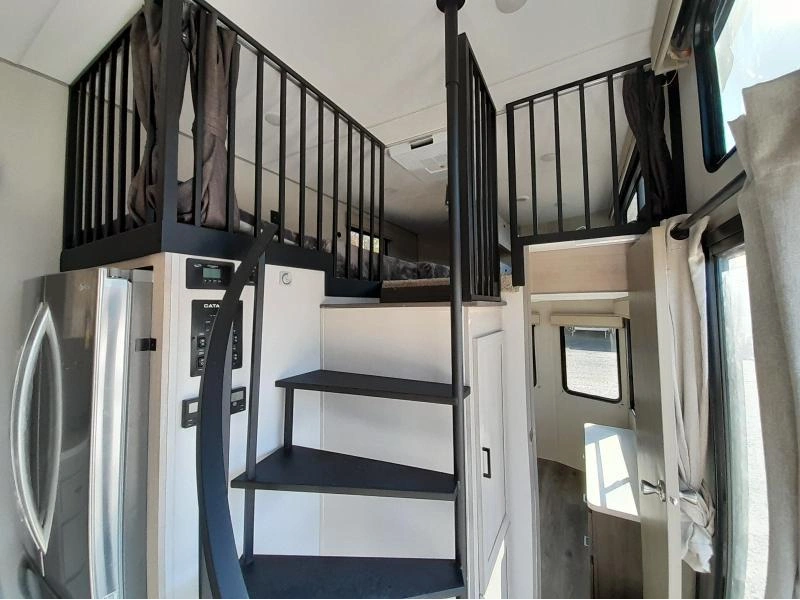 Coachmen Catalina 42 Condo 2027 alt