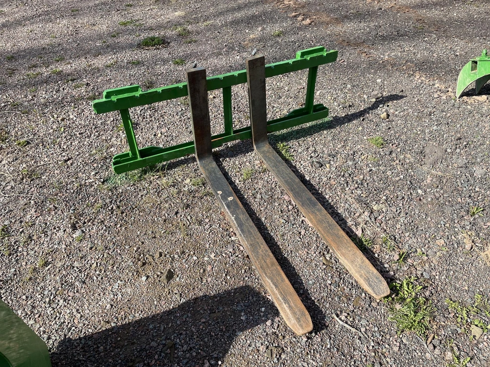 2020 John Deere 2025r alt