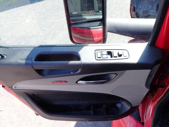 Peterbilt 579 2024