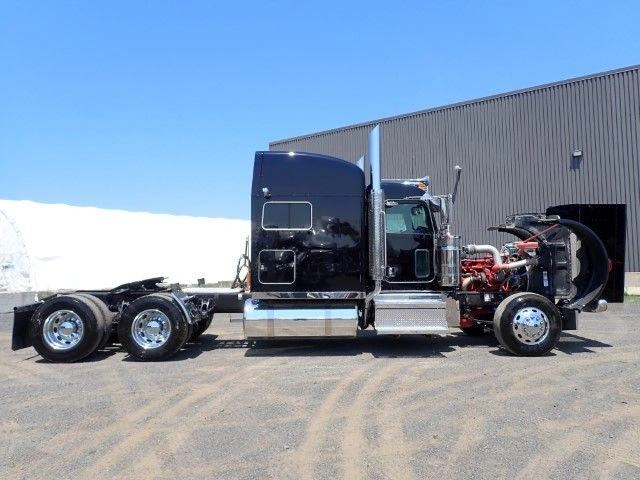 Peterbilt 389 2024