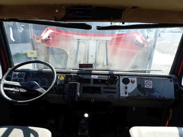 Freightliner Fl80 2004