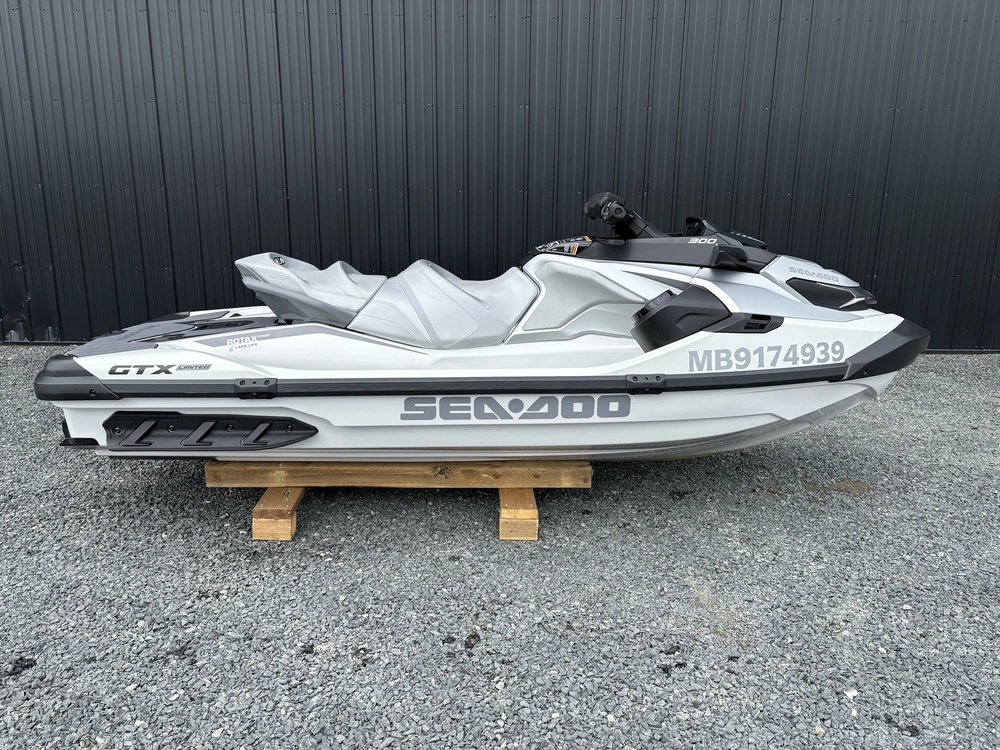 2024 Sea-doo Pwc Gtx Ltd 300 Aud Wh Ibr Idf 24 alt