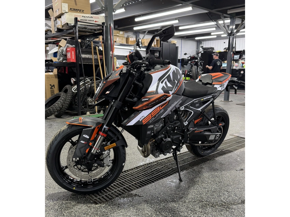 Ktm 990 Duke 2027 alt