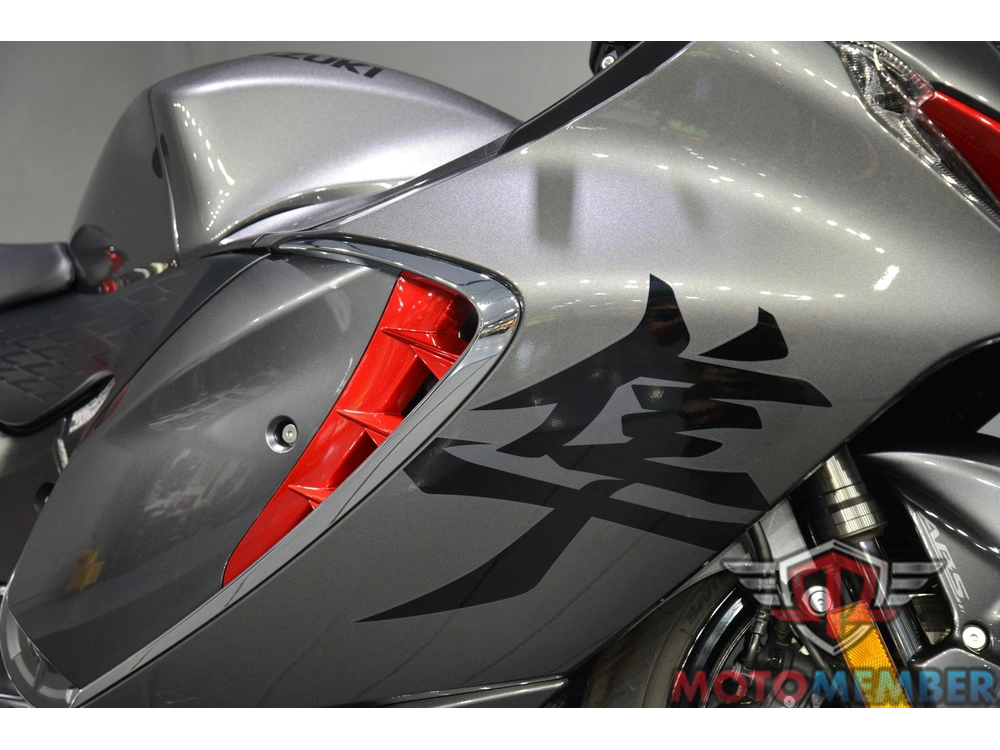 2024 Suzuki Hayabusa alt