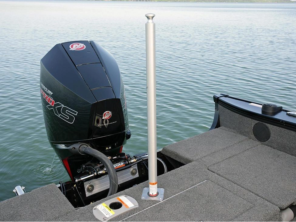 2025 Lund Boat Co 1875 Crossover Xs alt