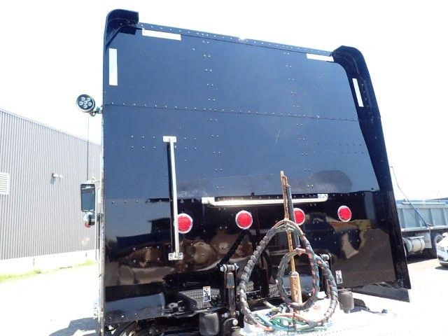 Peterbilt 389 2024