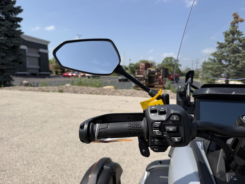 2026 Can-am Canyon Xt alt