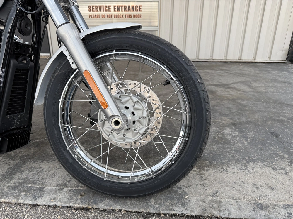 2026 Harley-davidson Super Glide alt