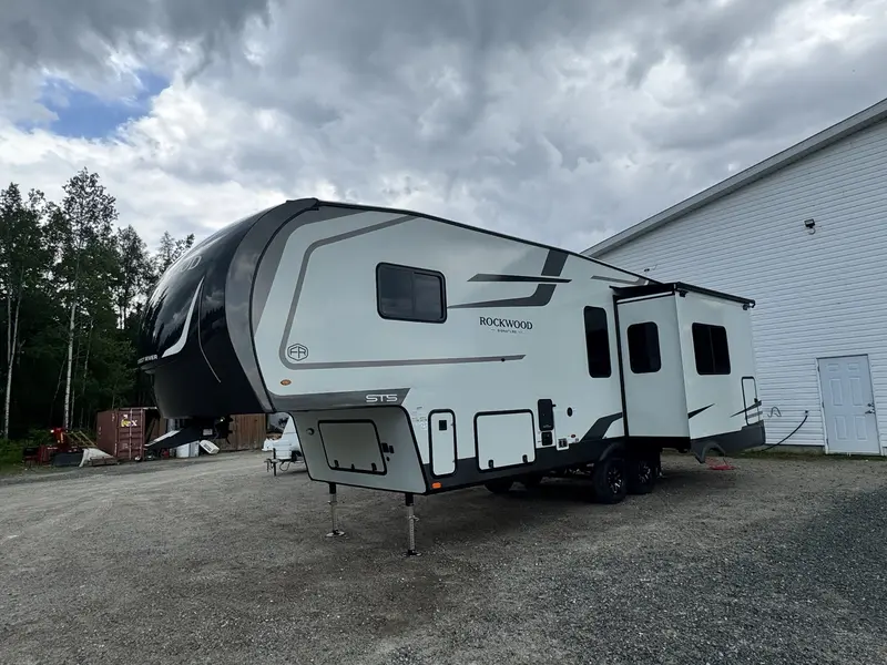2027 Forest River ROCKWOOD SIGNATURE 301SRK