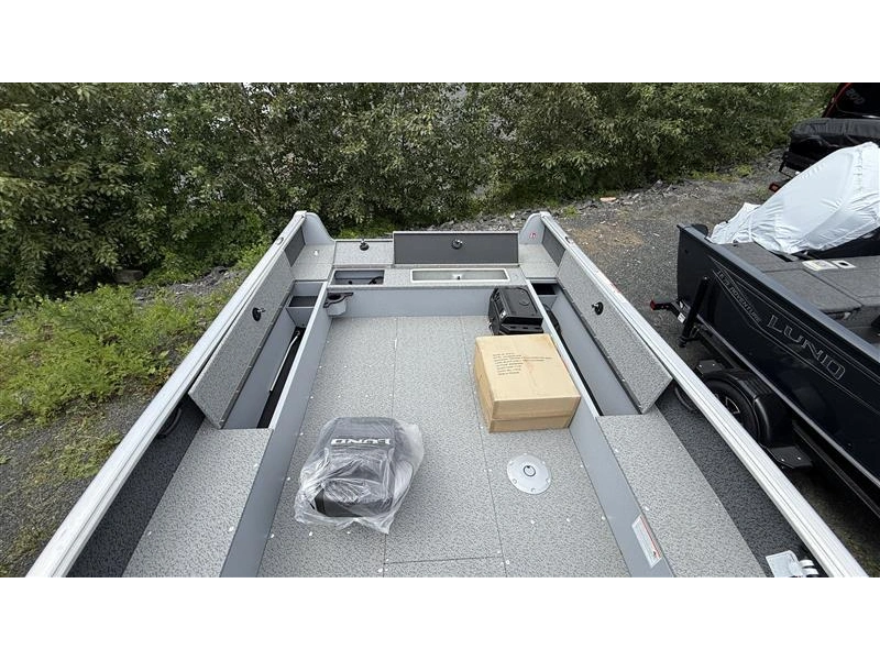 2026 Lund Boat Co 1800 Explorer Tiller alt