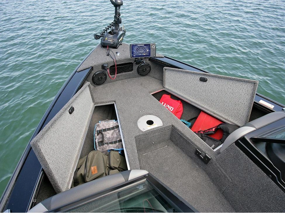 2025 Lund Boat Co 1875 Crossover Xs alt