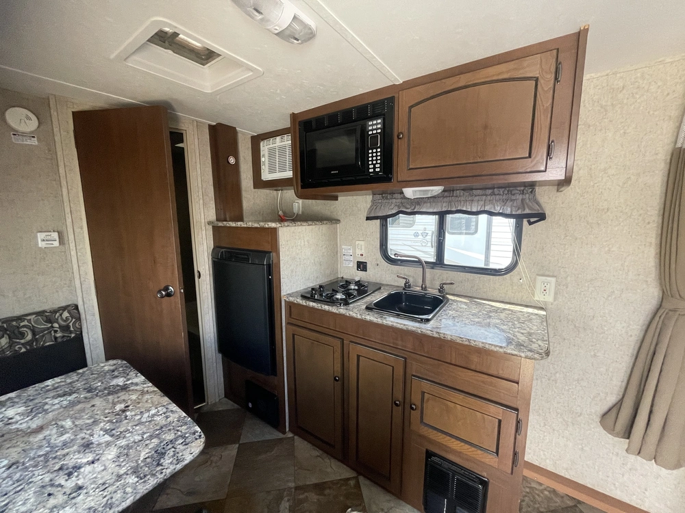 2014 Layton 183 alt