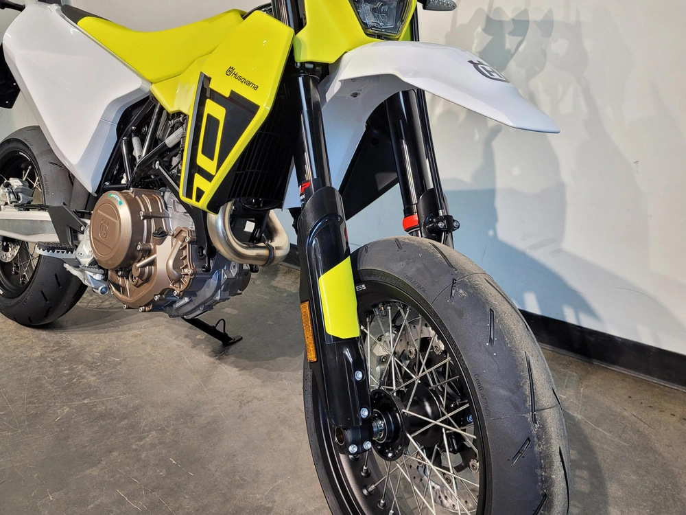 Husqvarna 701 Supermoto *à Partir De 3.99% 2026 alt
