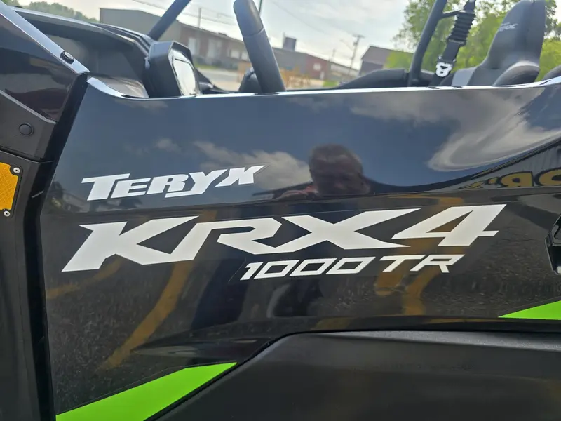 2027 Kawasaki KRT1000 TR