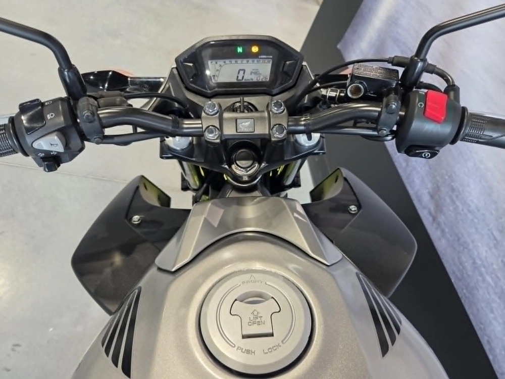 Honda Cb300f 2017 alt