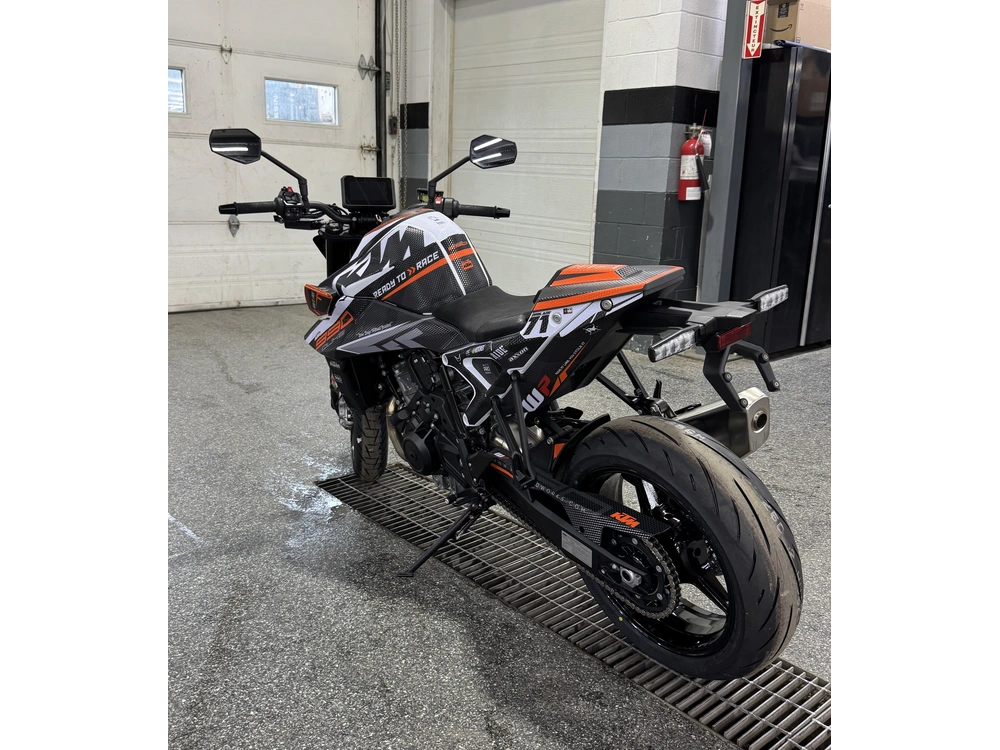 Ktm 990 Duke 2027 alt