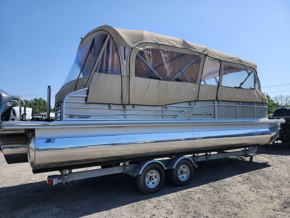 None Bennington Marine Bennington alt