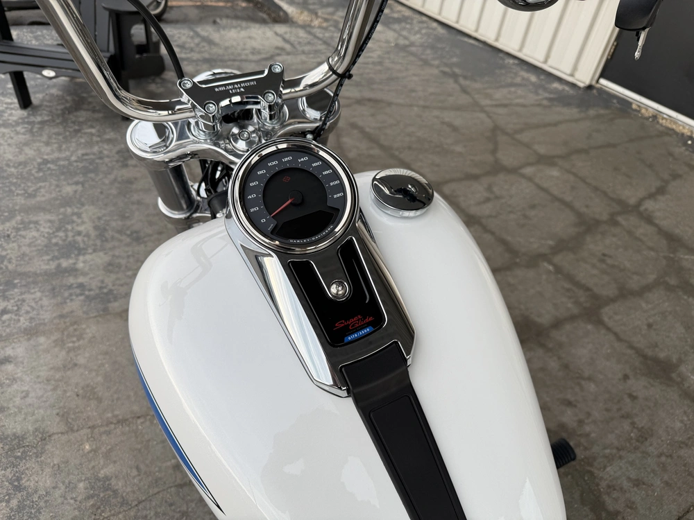 2026 Harley-davidson Super Glide alt
