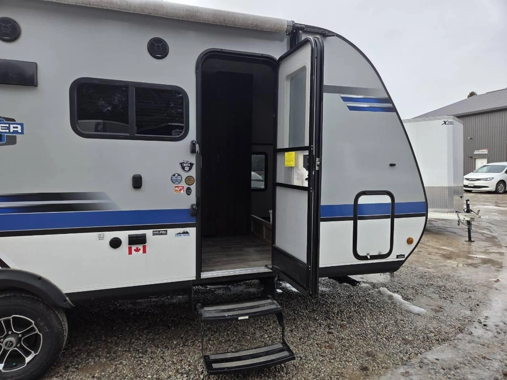 2019 Jayco X213 alt