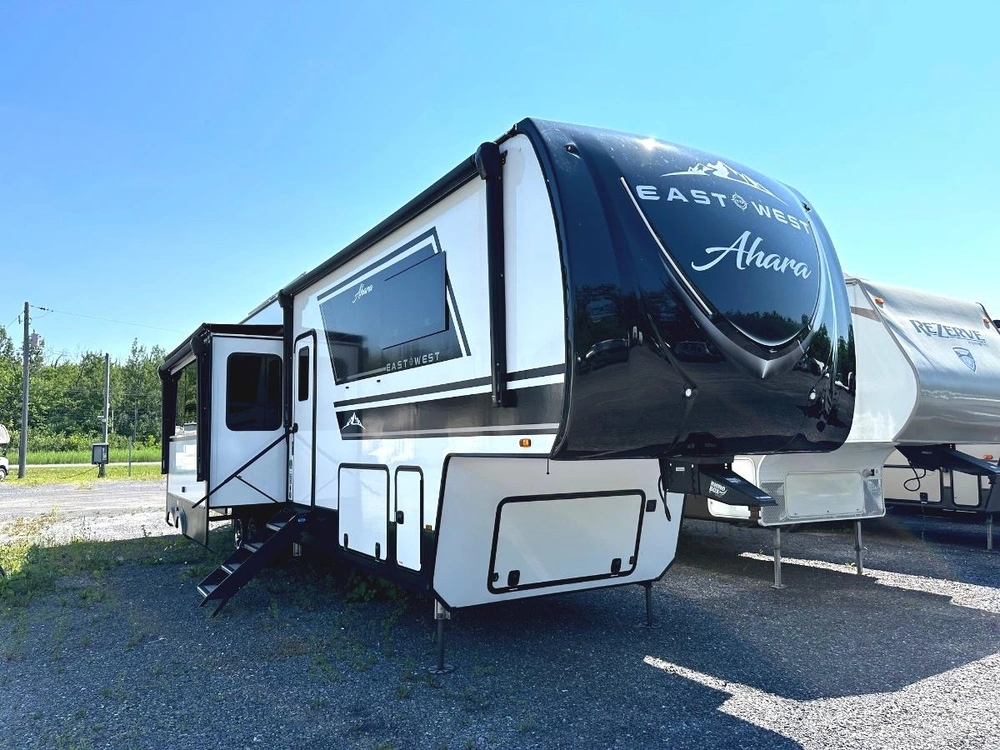 East To West Ahara 390ds 2025 alt