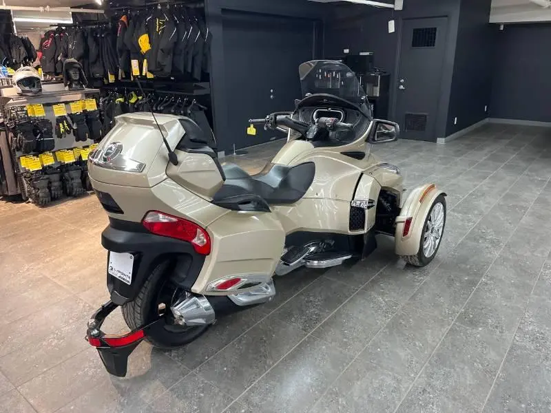 Can-Am RT LTD CHAMPAGNE/CHROME 2018