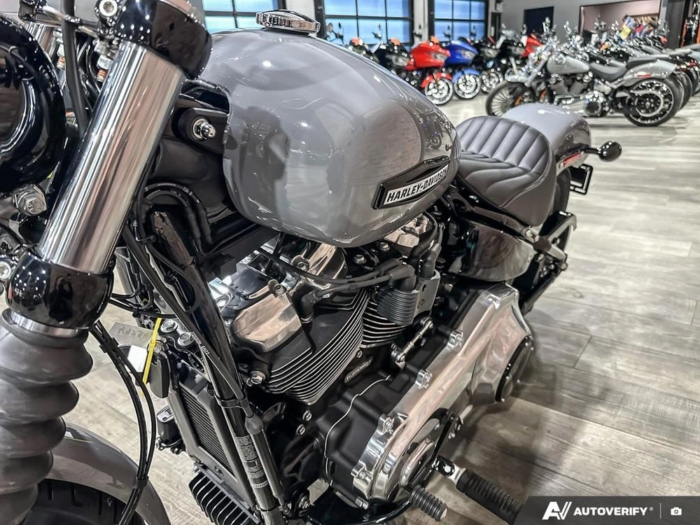 2026 Harley-davidson Street Bob alt