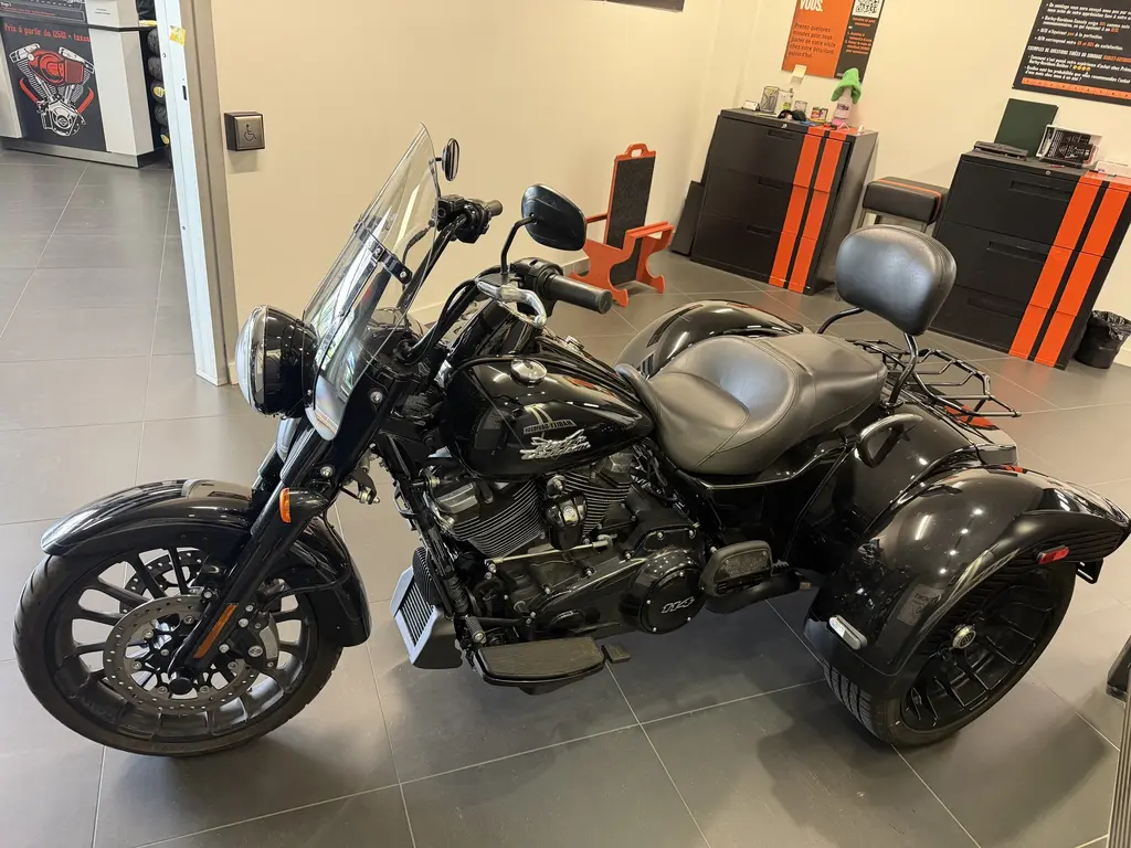 Harley-Davidson FREEWHEELERFLRT 2023