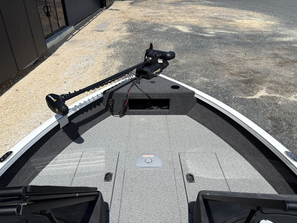 2025 Crestliner Hawk 1750 Wt alt