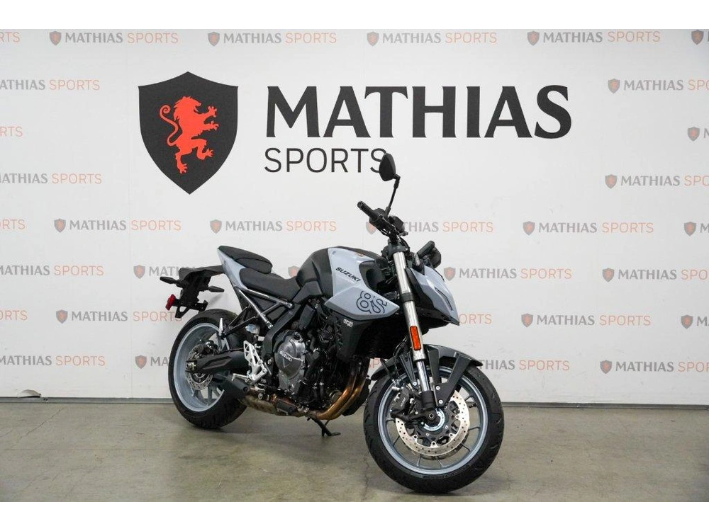 2024 Suzuki Gsx-8s alt