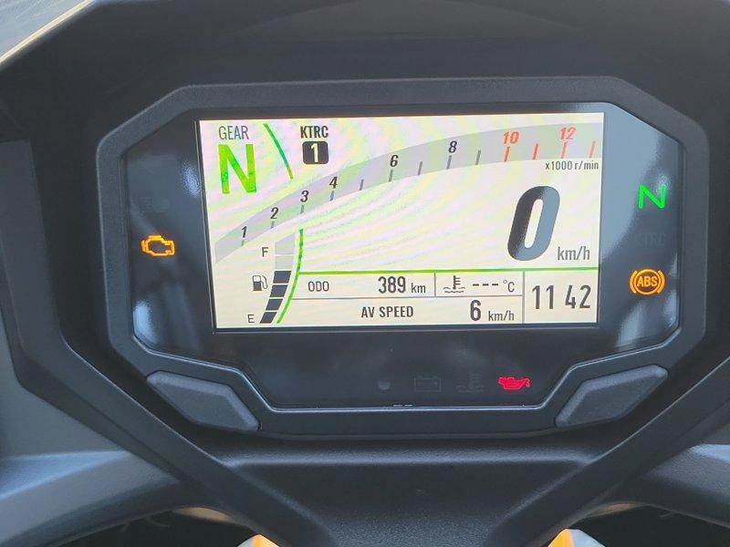 2025 Kawasaki Ninja 650 alt