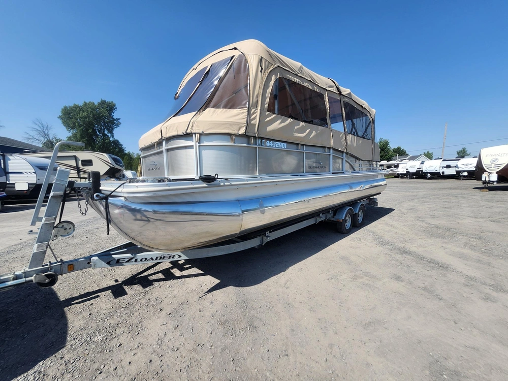 None Bennington Marine Bennington alt
