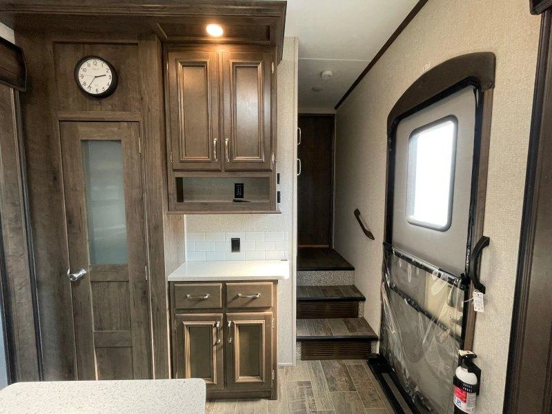 Keystone Rv Montana 310re 2019 alt