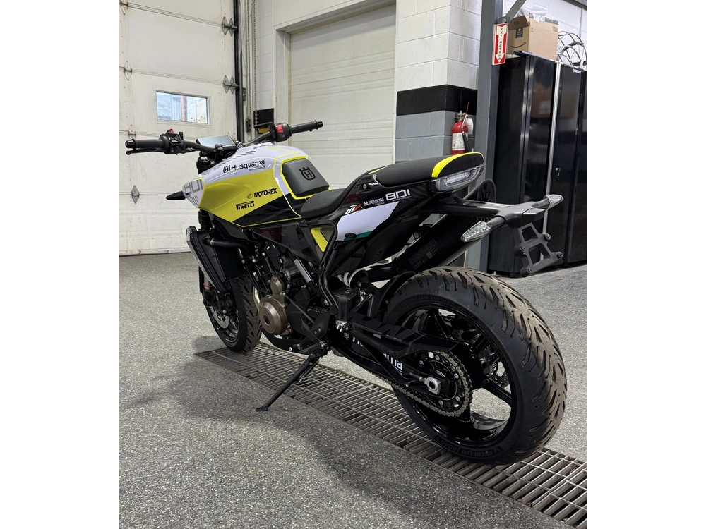 Husqvarna Vitpilen 801 2025 alt