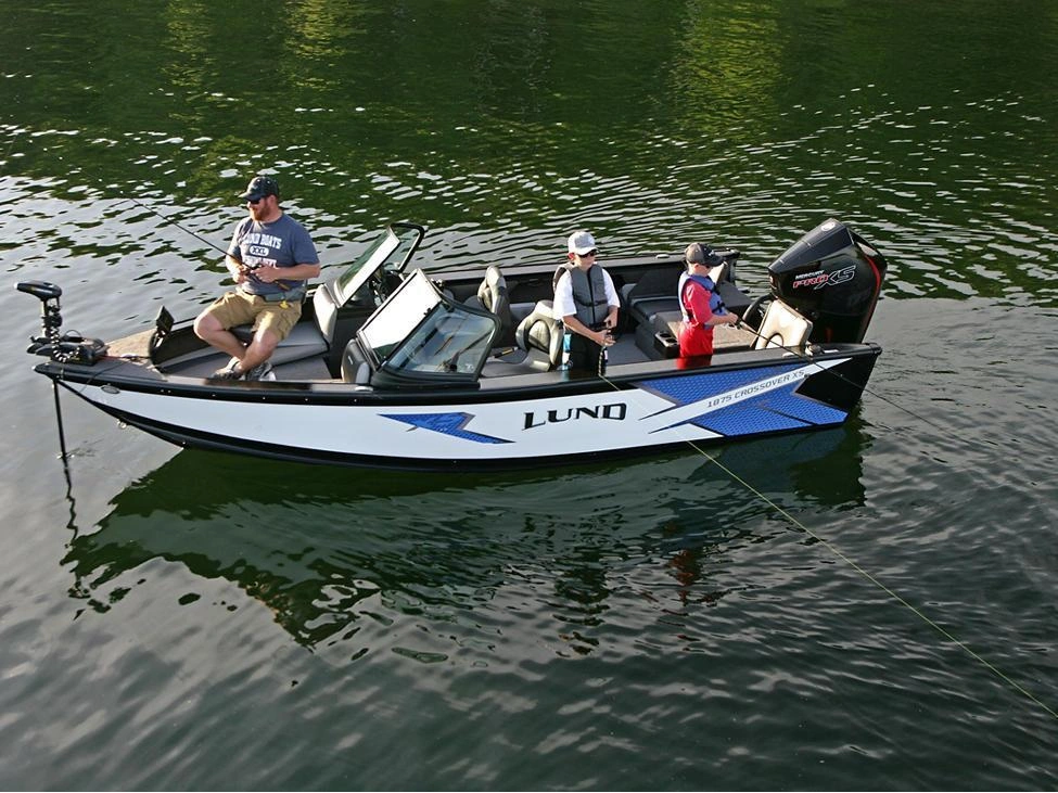 2025 Lund Boat Co 1875 Crossover Xs alt
