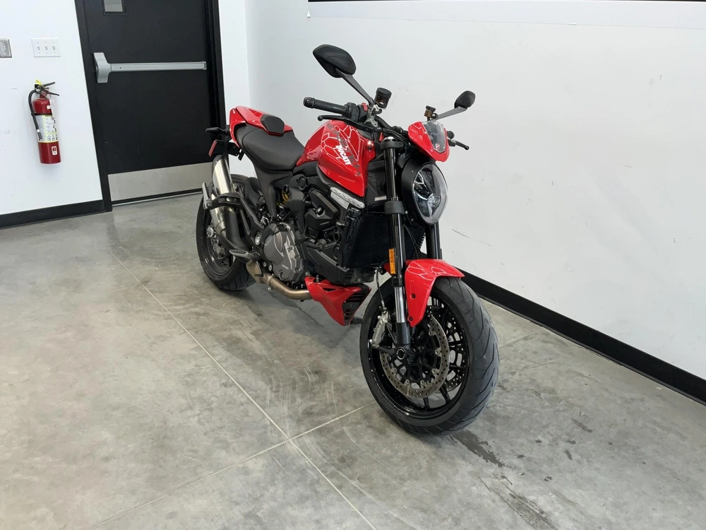 Ducati Monster 937+ 2022 alt